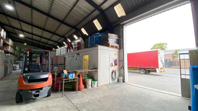 To Let commercial Property for Rent in Maitland Western Cape
